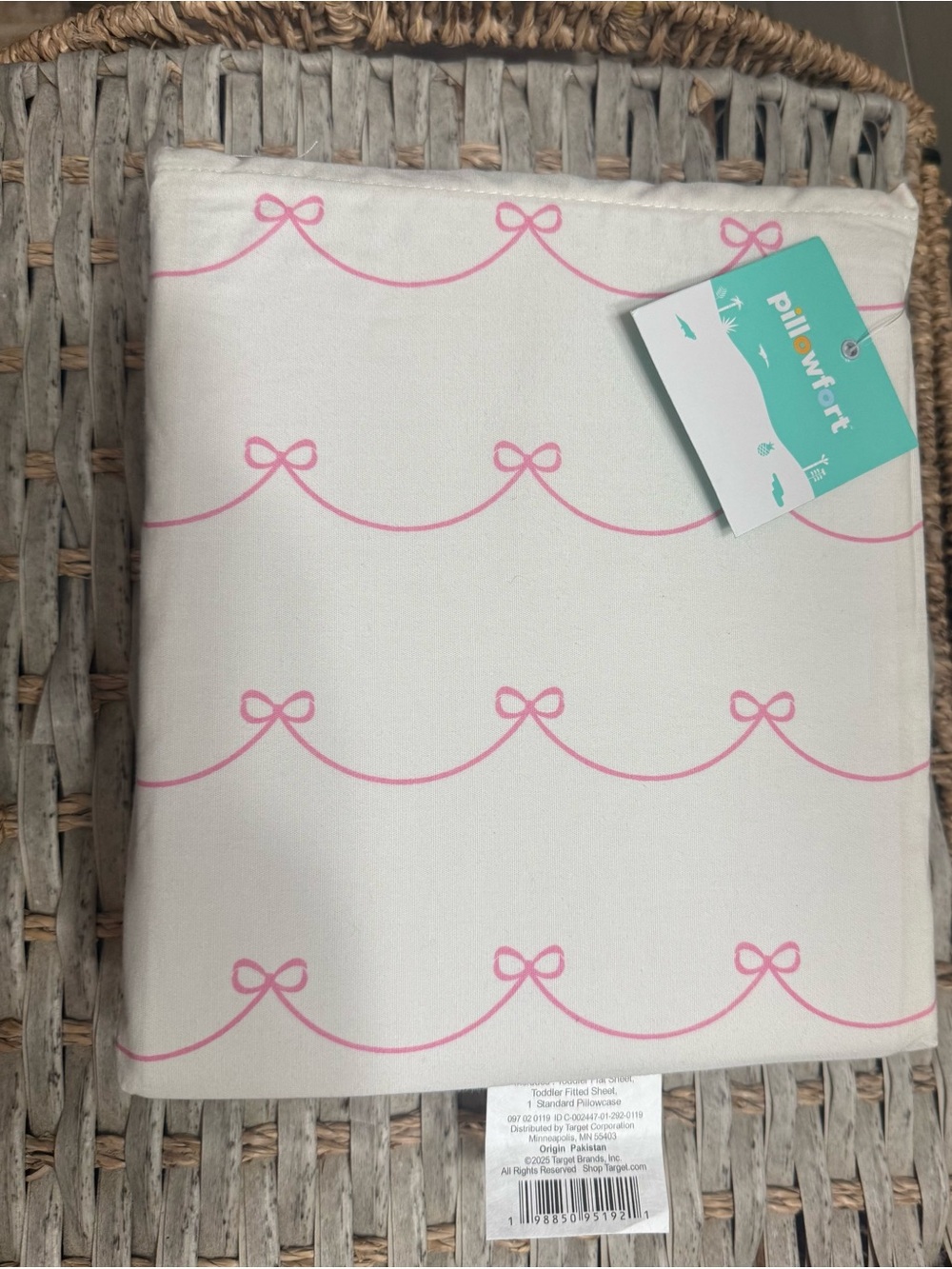 Pillowfort Cream Toddler Sheet with Pink Bow Pattern